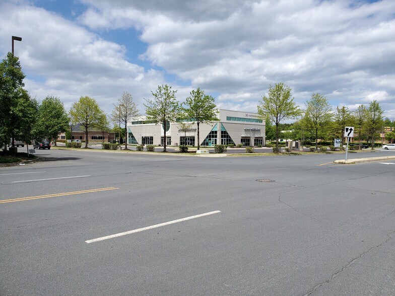 More Photos Of 1036 St Nicholas Dr, Waldorf Medical For Lease