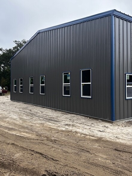 More Photos Of 20981 US-27, Williston Distribution For Sale