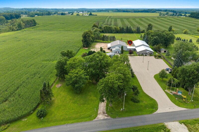 More Photos Of N5367 Mayflower Rd, Shiocton Office For Sale