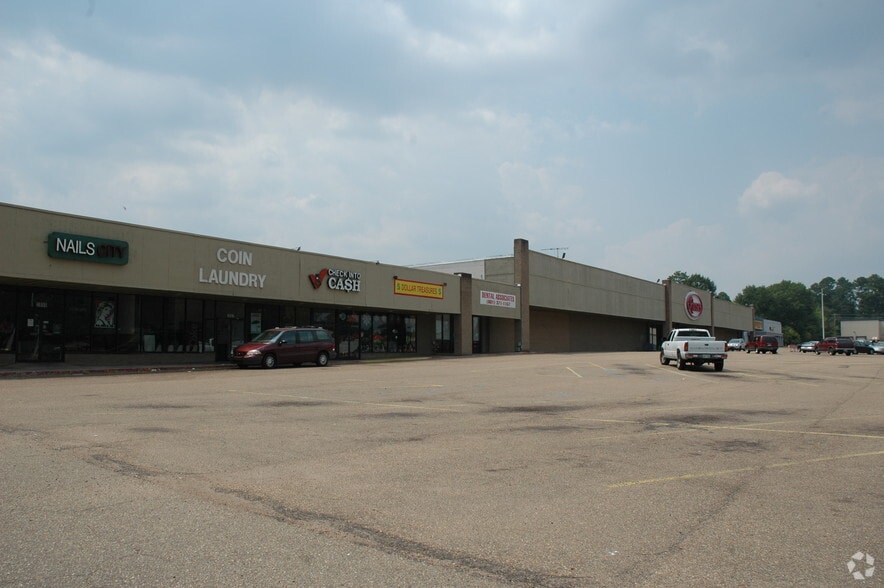 More Photos Of 2885-2899 Terry Rd, Jackson General Retail For Sale