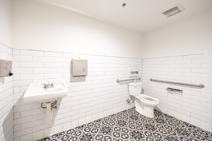 More Photos Of 15350 Fairfield Ranch Rd, Chino Hills Warehouse For Sale