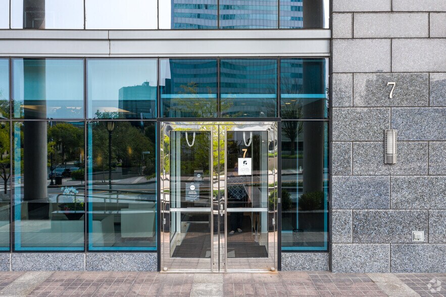 More Photos Of 7 Renaissance Sq, White Plains Office For Lease