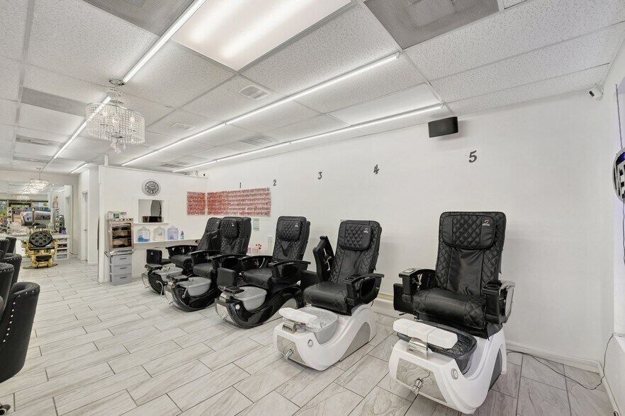 More Photos Of 7991-8031 S Us-1 Hwy, Port Saint Lucie Storefront Retail Office For Sale