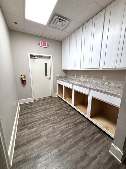 More Photos Of 629 E Forsyth St, Americus Office For Sale