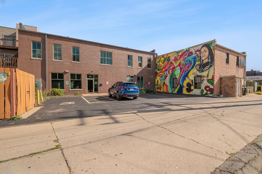 More Photos Of 111 N Broadway St, Green Bay Office Residential For Sale