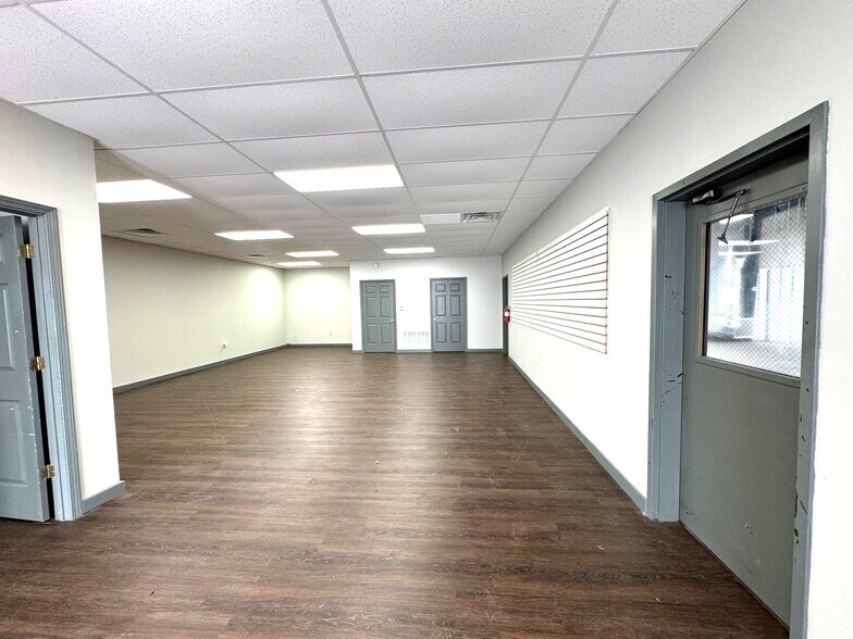 More Photos Of 7300 Craft Goodman Rd, Olive Branch Service For Lease