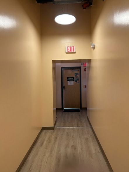 More Photos Of 306 Race St, Holyoke Medical For Lease
