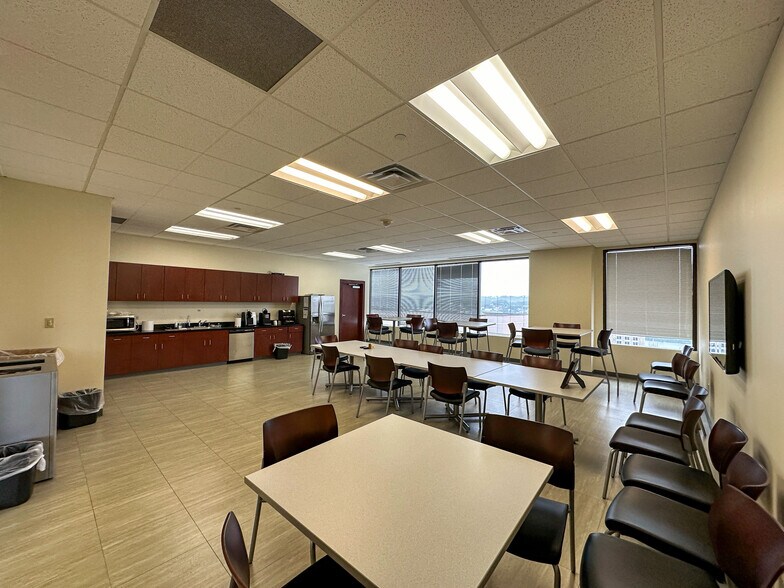 More Photos Of 30 S Pearl St, Albany Office For Lease