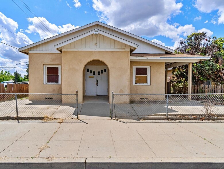 Primary Photo Of 900 Sonora St, Madera Religious Facility For Sale