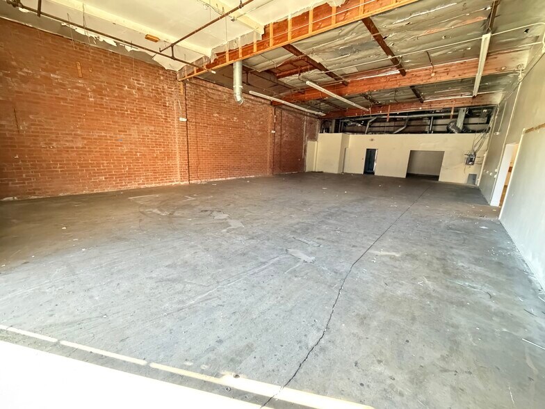 More Photos Of 1714 Wall St, Los Angeles Manufacturing For Lease