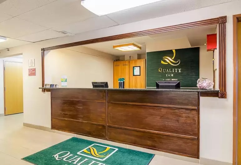 More Photos Of 730 E Jennifer Ln, Sidney Hotel For Sale