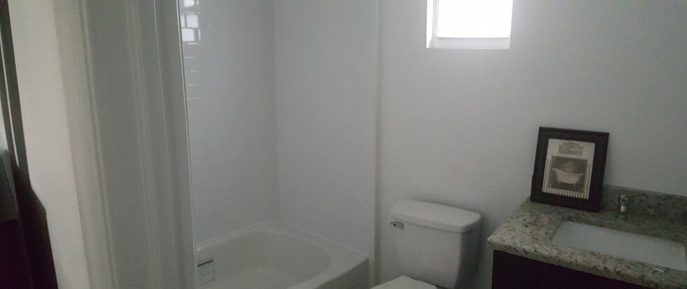 More Photos Of 105 2nd St, Lake Park Apartments For Lease