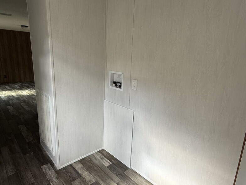 More Photos Of 1402 N 69th Ave, Pensacola Manufactured Housing Mobile Home Park For Sale