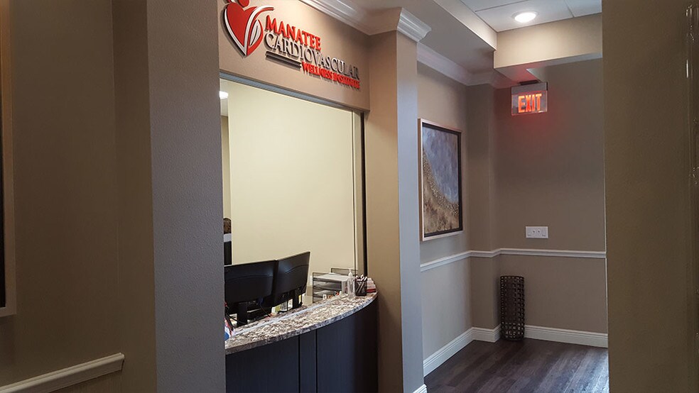 More Photos Of 2816 Manatee Ave, Bradenton Medical For Sale