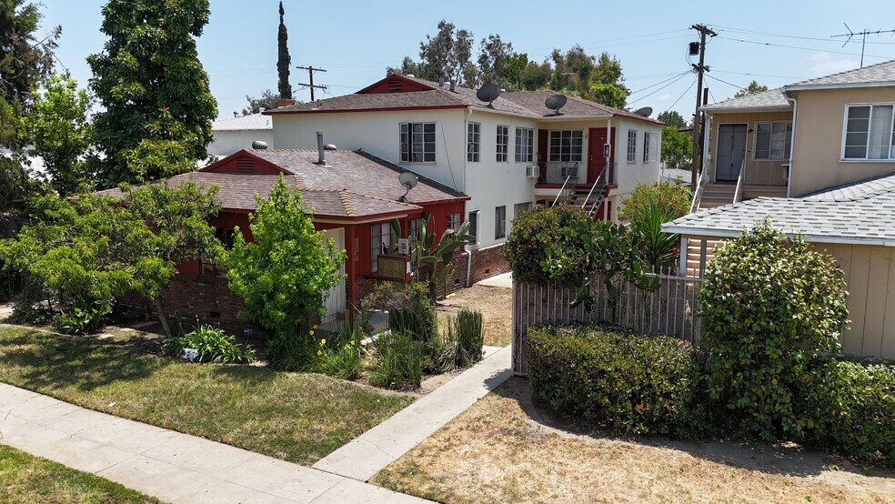 More Photos Of 13350 Victory Blvd, Van Nuys Apartments For Sale