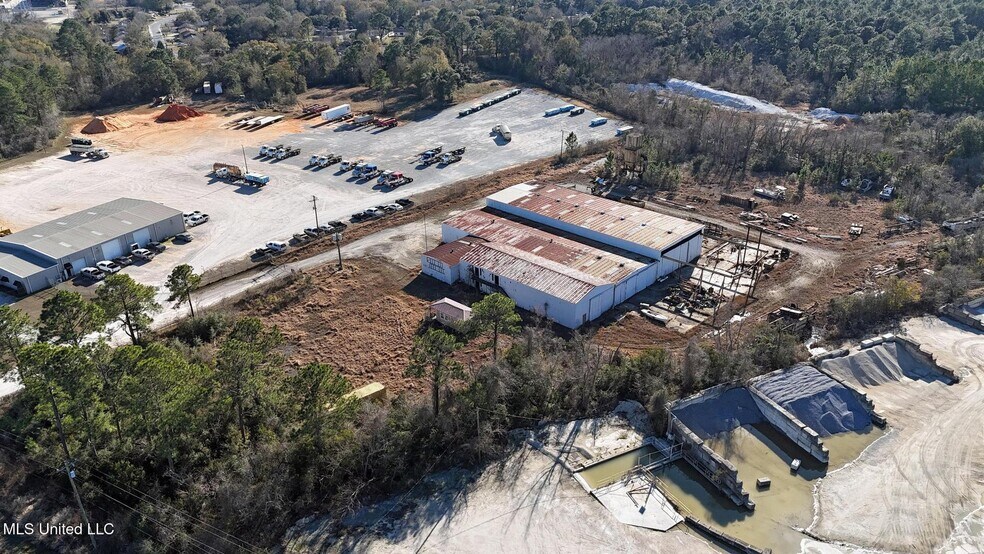 More Photos Of 5309 Industrial Rd, Pascagoula Warehouse For Sale