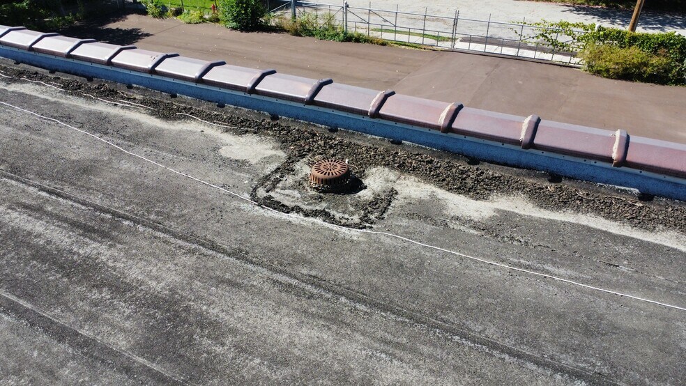 More Photos Of 1121 River St, Lansing Distribution For Lease