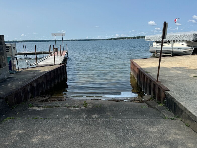 More Photos Of 214 S Main St, Lake City Hotel For Sale