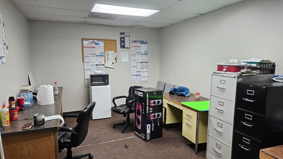 More Photos Of 606 W Cherokee St, Wagoner General Retail For Lease