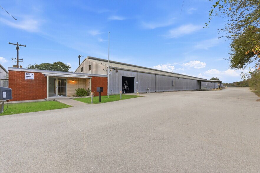 More Photos Of 13025 Fadeway ln, Houston Industrial For Lease