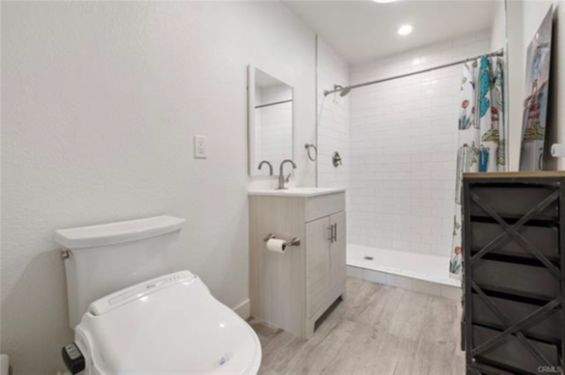 More Photos Of 555 E 3rd St, Long Beach Loft Creative Space For Sale