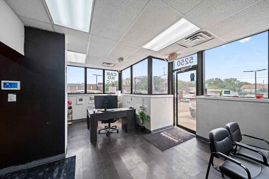 More Photos Of 5250 E Main St, Columbus Auto Dealership For Sale