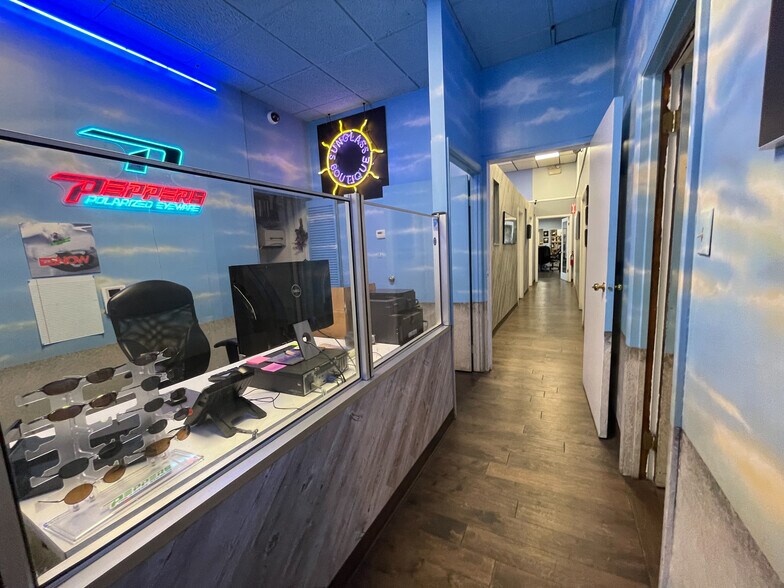 More Photos Of 3001 Pulawski Way, Pittsburgh Warehouse For Sale