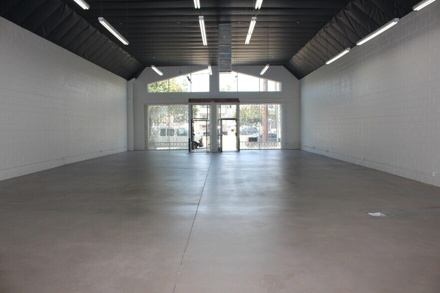 More Photos Of 4136 Eagle Rock Blvd, Los Angeles Storefront For Lease