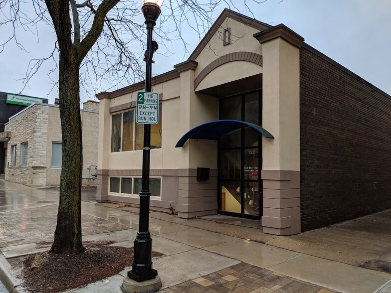 More Photos Of 722 N Grand Ave, Waukesha Office For Sale