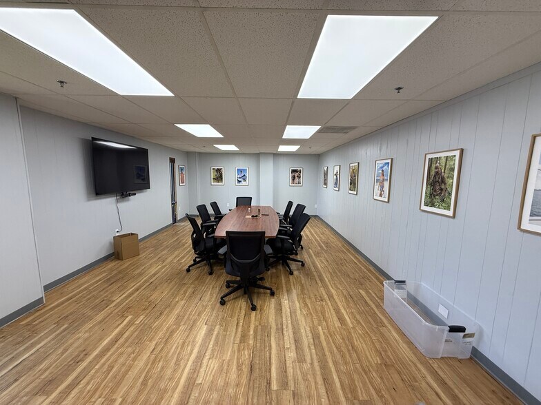 More Photos Of 2100 Commerce Dr, Cayce Warehouse For Sale