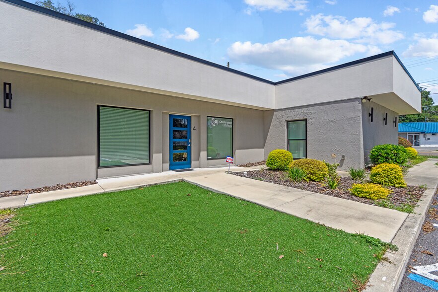 More Photos Of 2720 NW 6th St, Gainesville Medical For Lease