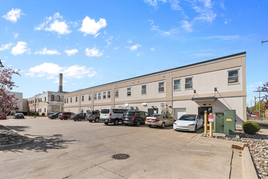 More Photos Of 360 University Ave W, Saint Paul Apartments For Lease