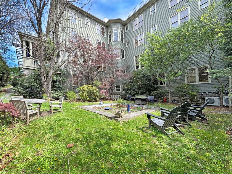 More Photos Of 301 E Chestnut St, Asheville Hotel For Lease