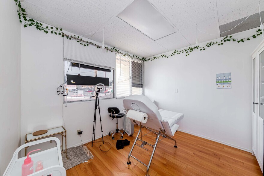 More Photos Of 830 S Hoover St, Los Angeles Storefront Retail Office For Sale