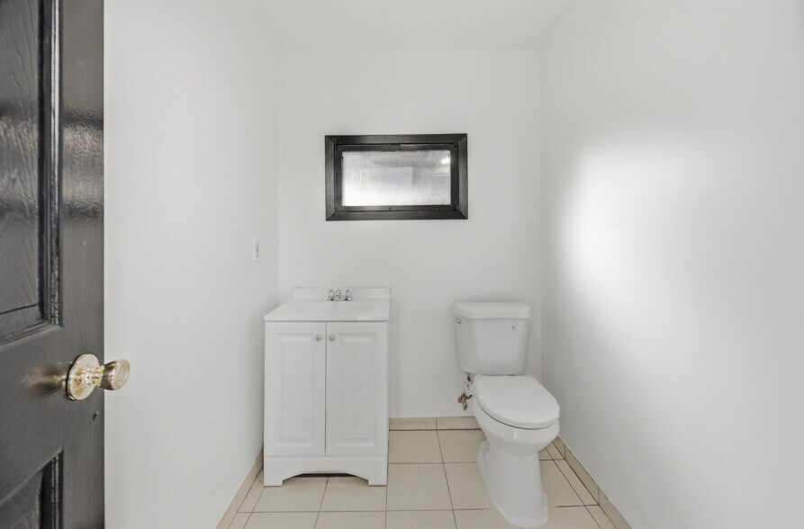 More Photos Of 173 Amboy Rd, Morganville Land For Lease