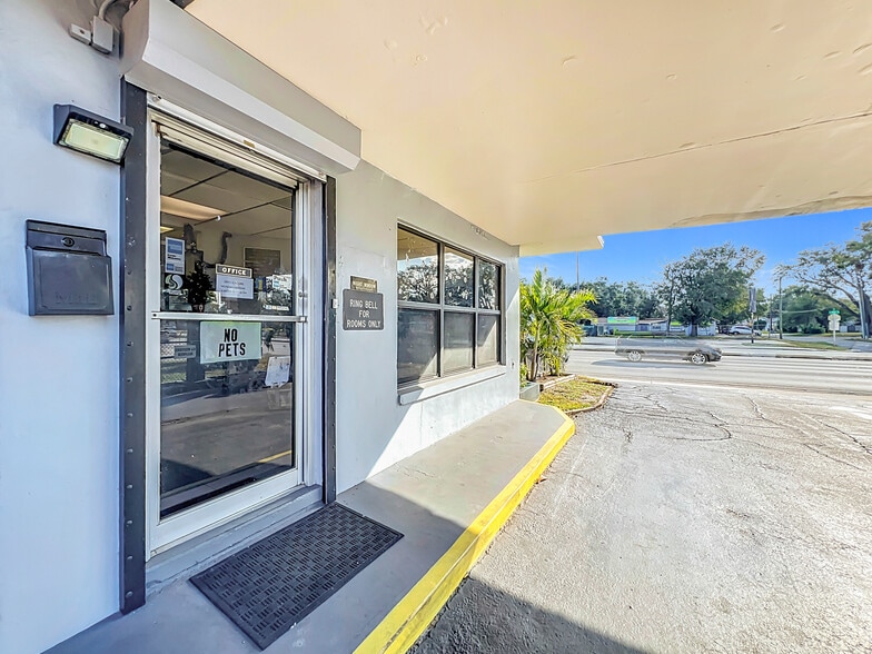 More Photos Of 307 E Vine St, Kissimmee Hotel For Sale