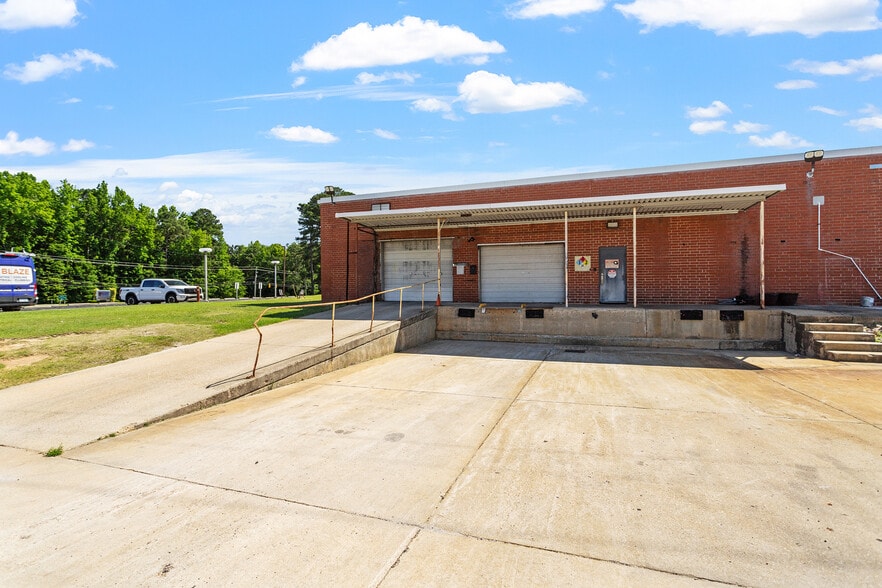 More Photos Of 500 E Gannon Ave, Zebulon Manufacturing For Lease