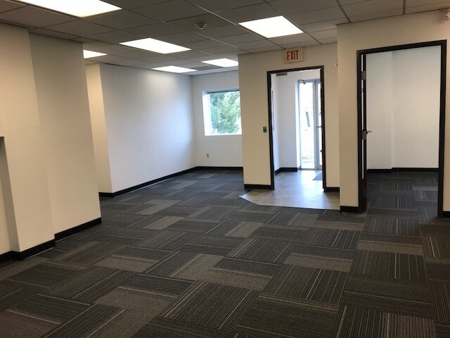 More Photos Of 1510 S 42nd St, Kansas City Manufacturing For Lease
