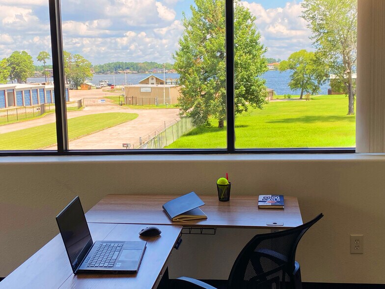 More Photos Of 96 Beach Walk Blvd, Conroe Office For Lease