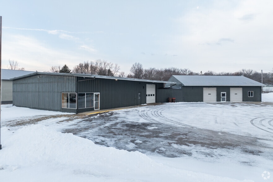 Primary Photo Of 14177 US Highway 12 SW, Cokato Auto Repair For Sale