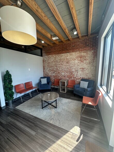 More Photos Of 115 S Main St, Greer Office For Lease