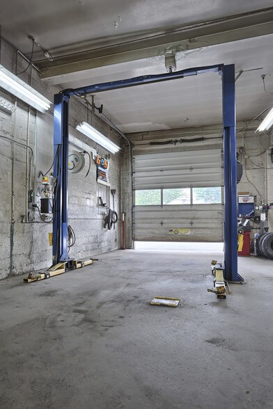 More Photos Of 270 E Lehman St, Lebanon Auto Repair For Sale