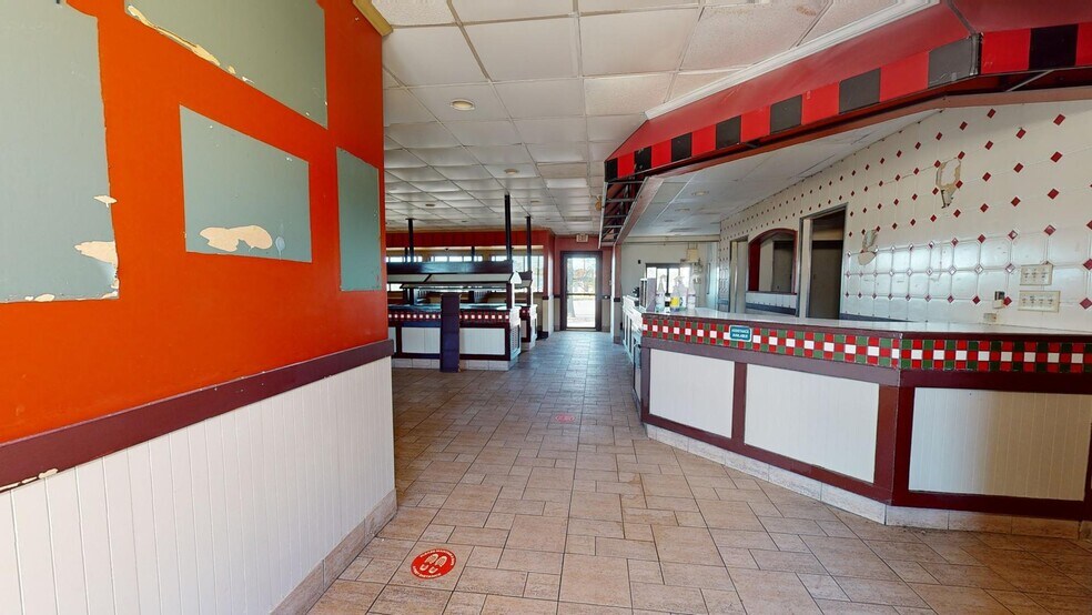 More Photos Of 1329 Main St, Chipley Restaurant For Lease