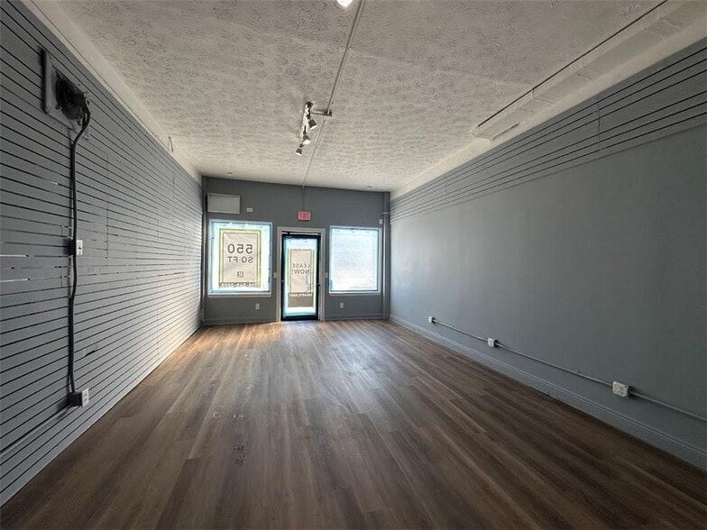 More Photos Of 560-562 E 200th St, Cleveland Storefront Retail Residential For Sale