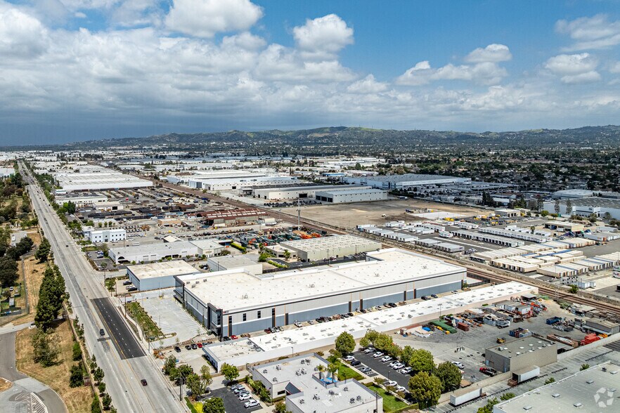 More Photos Of 12118 Bloomfield Ave, Santa Fe Springs Distribution For Lease