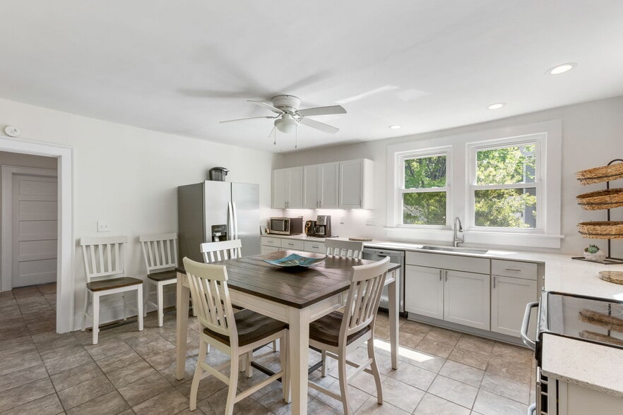 More Photos Of 1536 Folly Rd, Charleston Medical For Lease