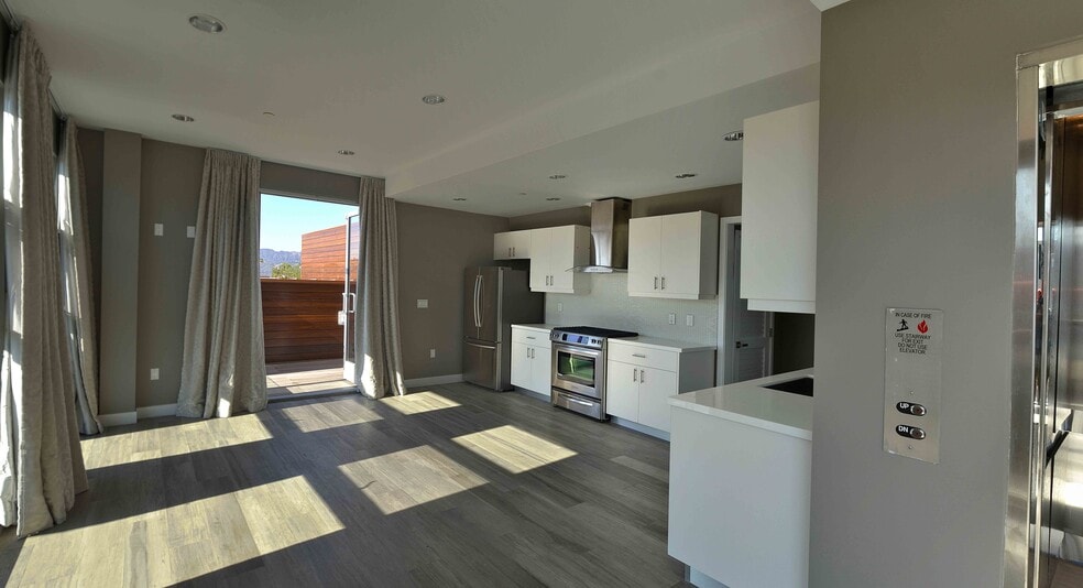 More Photos Of 600 S La Brea Ave, Los Angeles Storefront Retail Residential For Sale