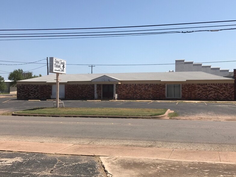 Primary Photo Of 3101 N 12th St, Abilene Religious Facility For Sale