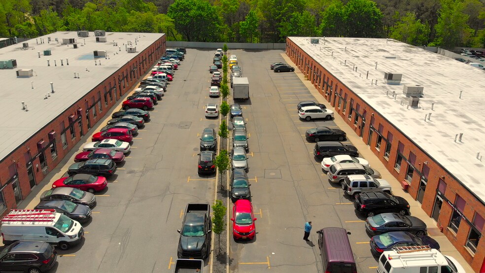 More Photos Of 195 Central Ave, Farmingdale Warehouse For Lease