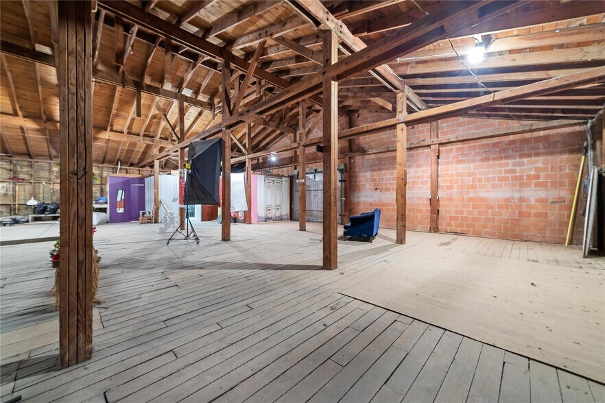 More Photos Of 1403 Blake Dr, Brownwood Warehouse For Sale